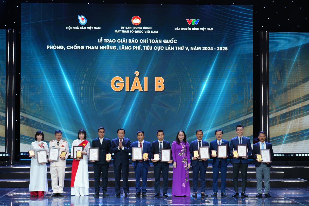 Báo PLVN có loạt bài 5 kỳ “Chống lãng phí, tiêu cực trong xây dựng và thực thi pháp luật: Đòi hỏi cấp bách” của tác giả Lương Thị Vân Anh – Phó trưởng Ban Thời sự Nội chính đạt giải B. (Ảnh: H.G)