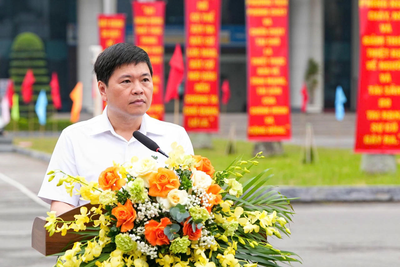 Phó Chủ tịch UBND thành phố Hoàng Minh Cường phát biểu khai mạc buổi diễn tập.