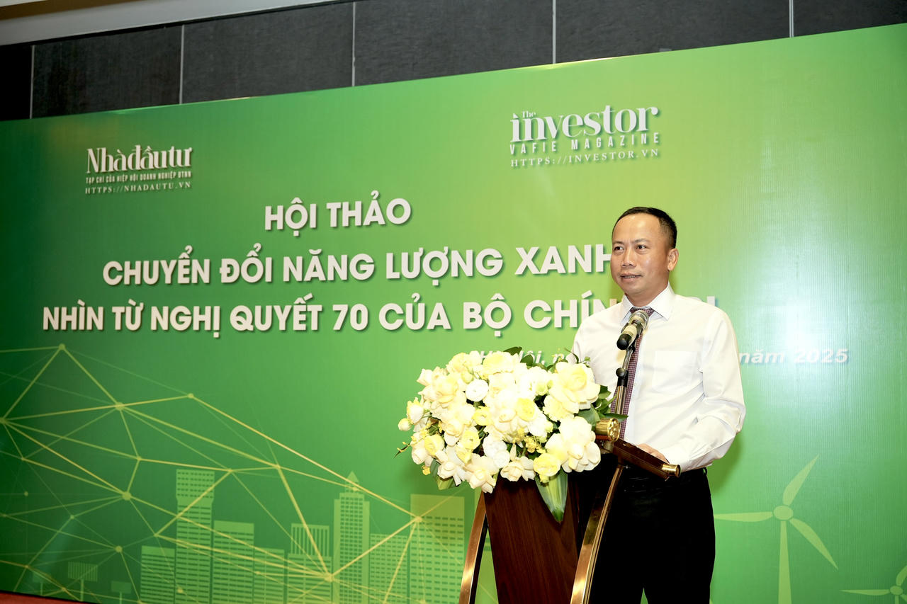 Nhà báo Phạm Đức Sơn - Tổng Biên tập Tạp chí Nhà đầu tư phát biểu Khai mạc Hội thảo.