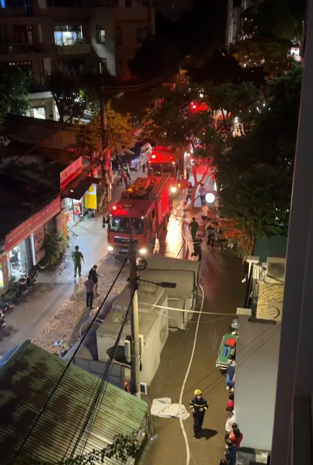  Hà Nội: Cháy chung cư phố Đông Quan