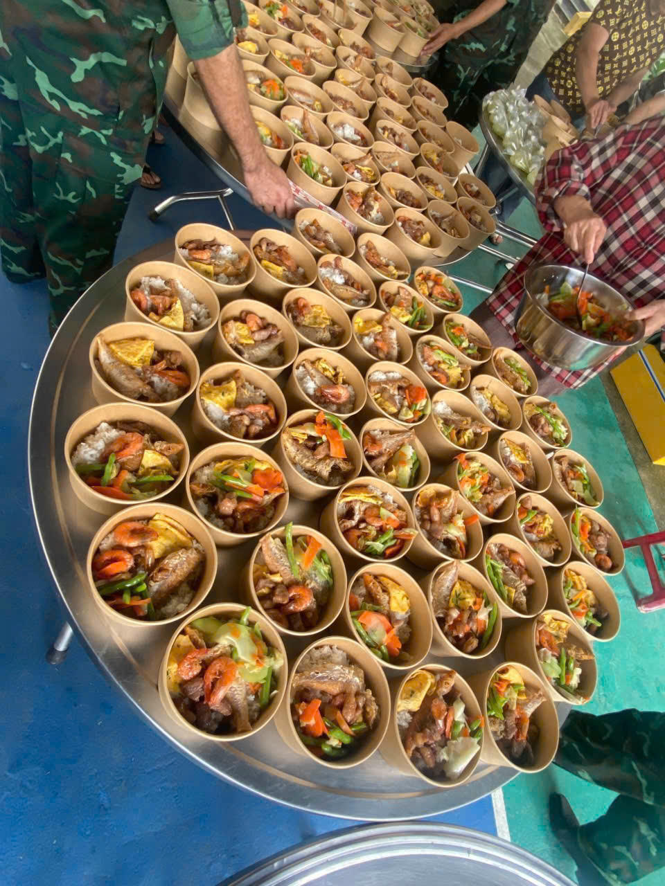 Những suất ăn được chuẩn bị kỹ lưỡng.