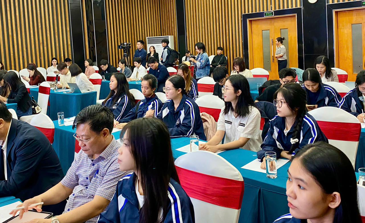 Hội nghị nhằm tuyên truyền, nâng cao nhận thức cho các cán bộ, công chức, giảng viên, sinh viên về ASEAN nói chung và Cộng đồng Văn hoá – Xã hội ASEAN nói riêng. (Ảnh: PV)