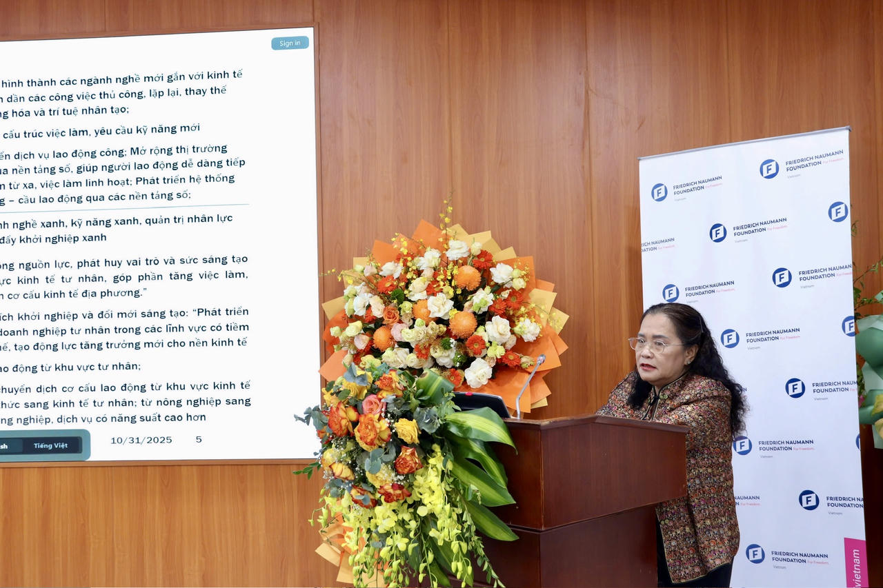 PGS.TS. Nguyễn Thị Lan Hương phát biểu.