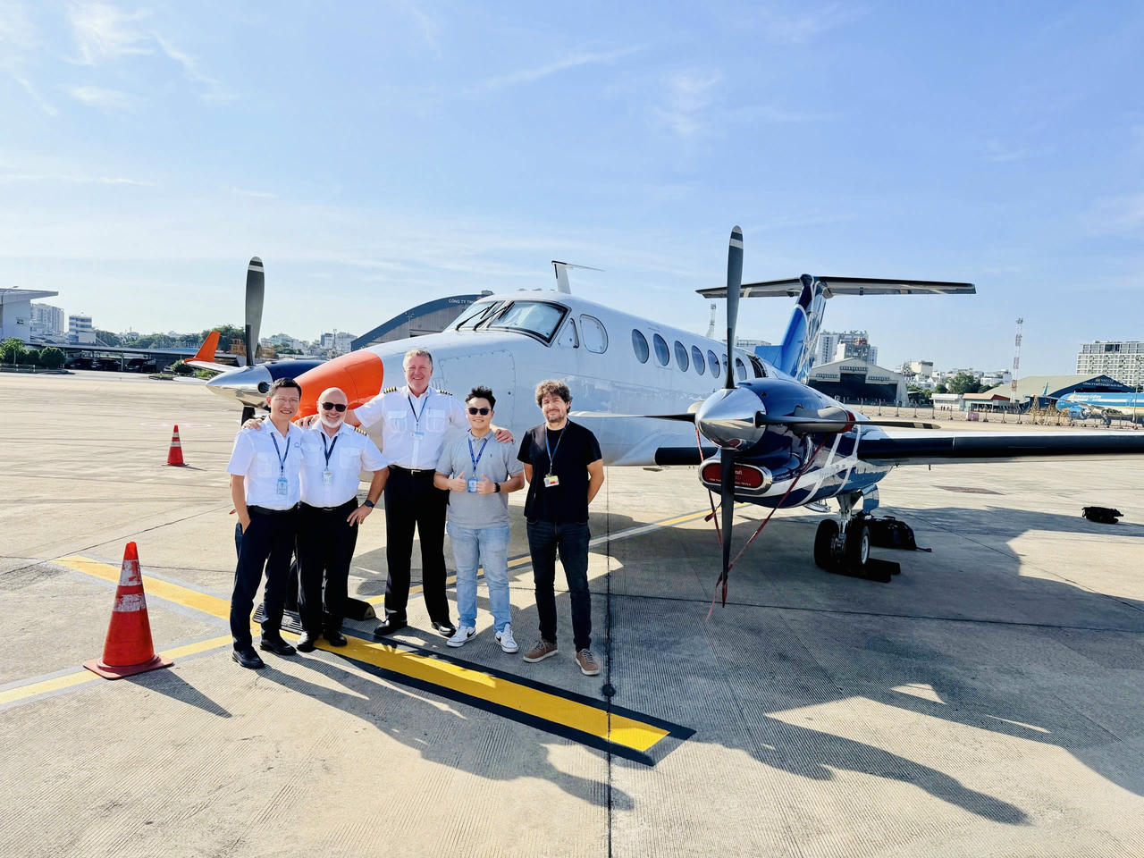 Tàu bay King Air B350 cùng hệ thống thiết bị DGPS được sử dụng phục vụ công tác bay kiểm tra, hiệu chuẩn.