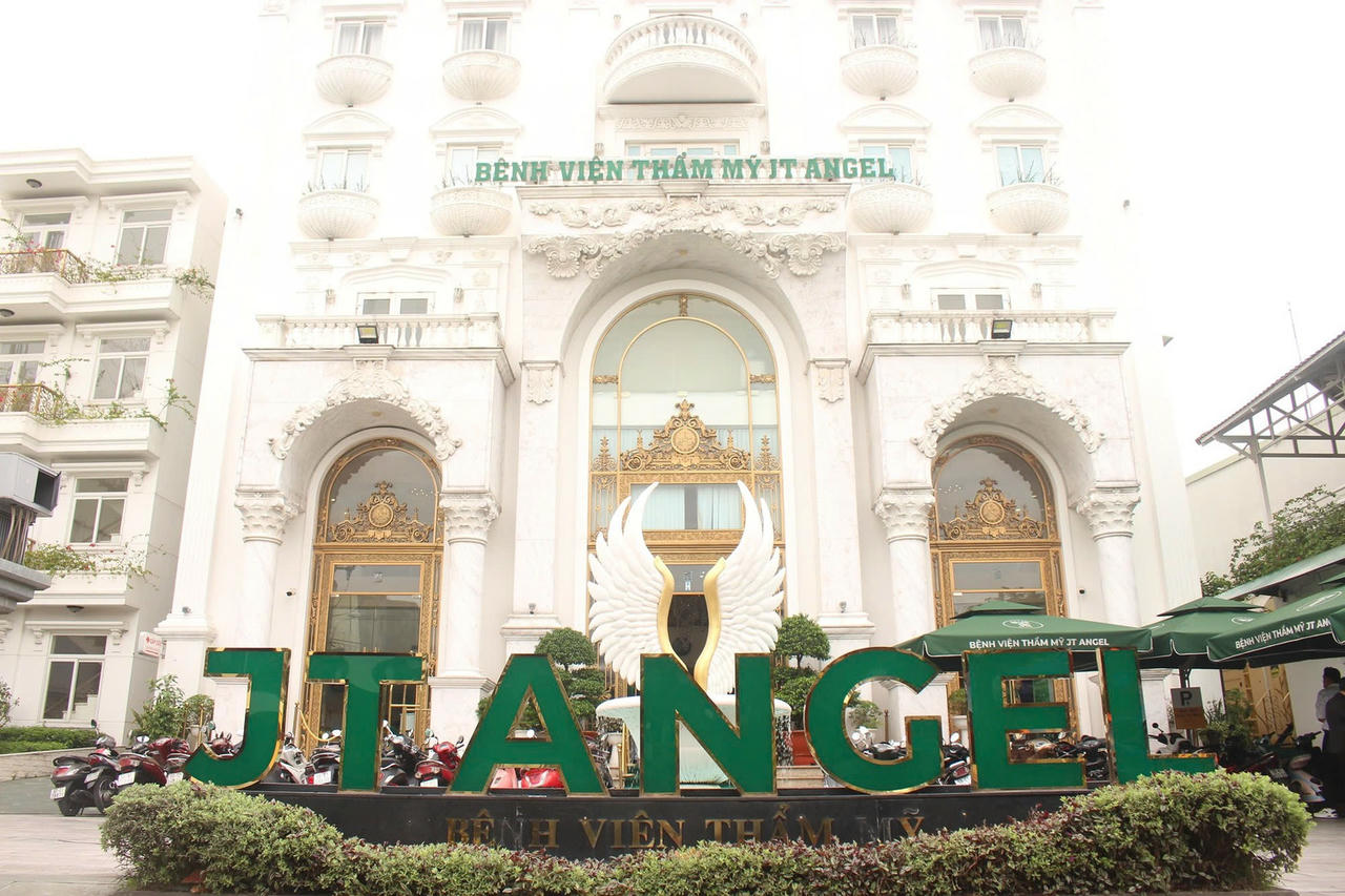 Sự việc phát hiện đục thủy tinh thể sau khi đi làm đẹp tạo hình mắt hai mí: Sở Y tế TP HCM chính thức trả lời 
