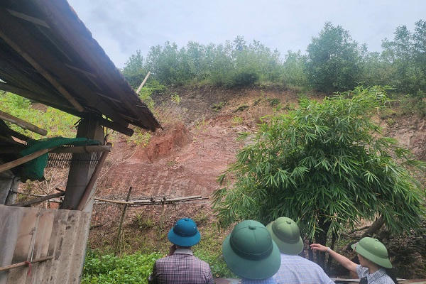 Quảng Trị công bố tình huống khẩn cấp về sạt lở đất đồi Phòng Không và khu tái định cư Đạm Thủy