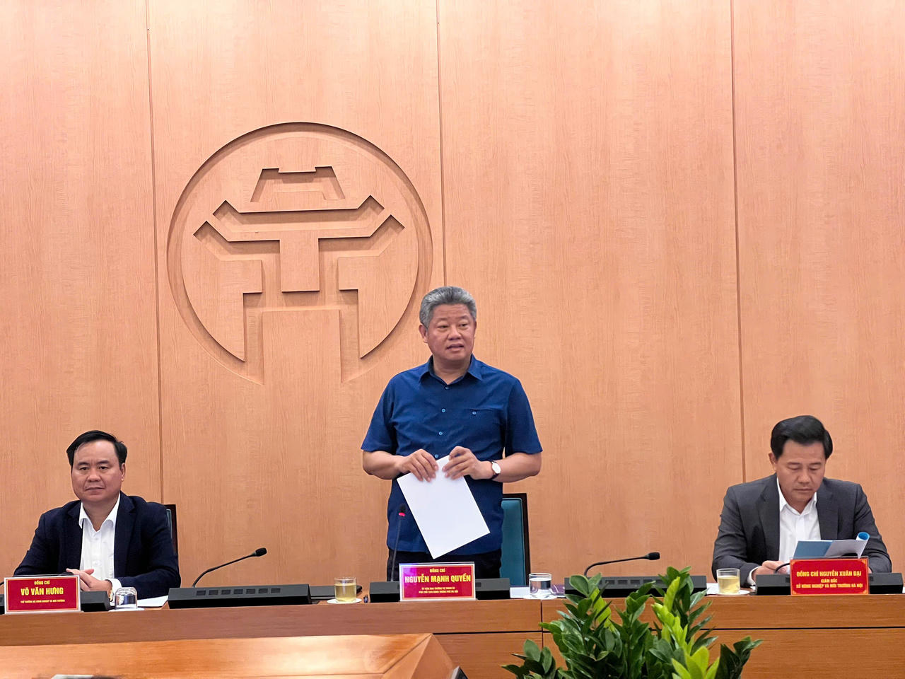 Ông Nguyễn Mạnh Quyền -  Phó Chủ tịch UBND TP Hà Nội phát biểu tại cuộc họp (Ảnh: PV).