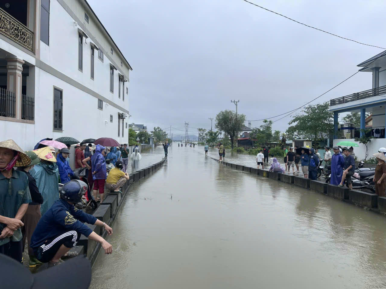 Khu vực nạn nhân không may rơi xuống nước chảy xiết và bị cuốn trôi.