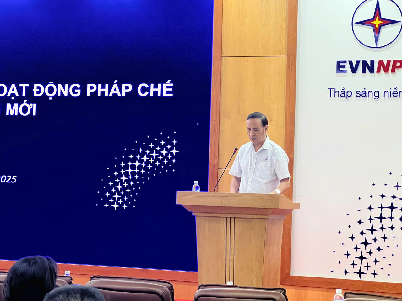 EVNNPT tổ chức tọa đàm hưởng ứng Ngày Pháp luật Việt Nam 2025
