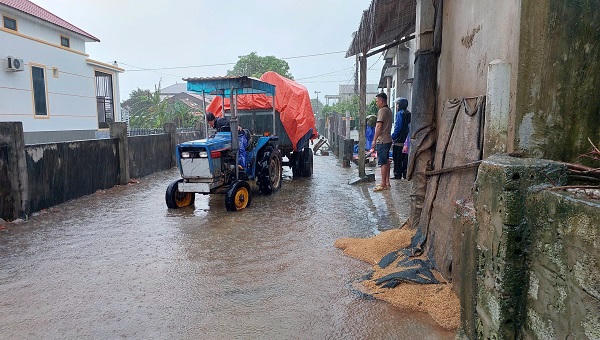 Mưa trắng trời, người dân Quảng Trị suốt đêm chạy lụt