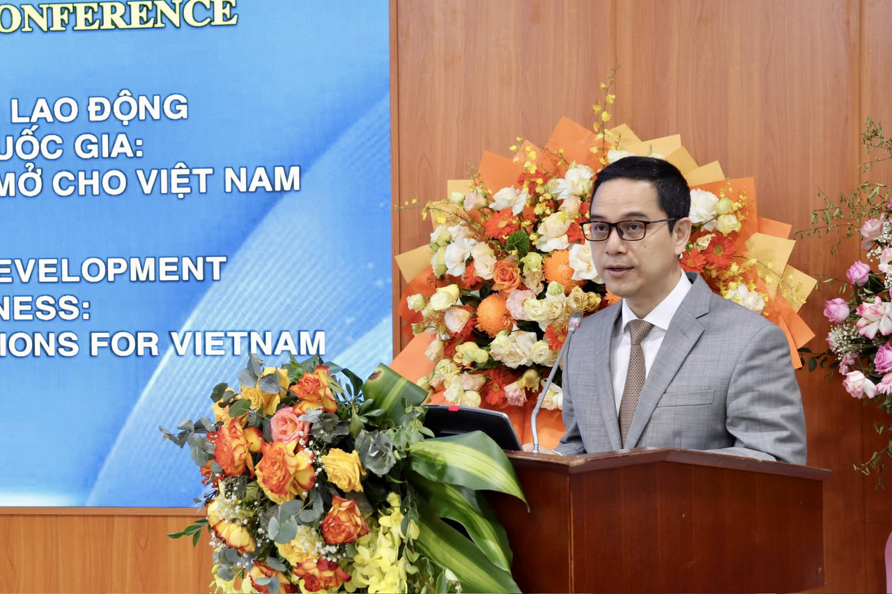 PGS.TS Tạ Minh Tuấn, Phó chủ tịch Viện Hàn lâm Khoa học xã hội Việt Nam phát biểu khai mạc