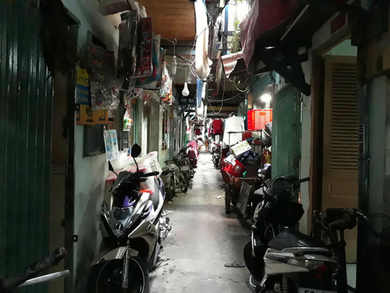 Phong trào “Chung tay xóa nhà tạm, nhà dột nát” dần dà sẽ giúp
“lột xác” các khu dân cư xập xệ, tái thiết đời sống Nhân dân.
(Ảnh minh họa: - Nguồn: Tiếng chuông)