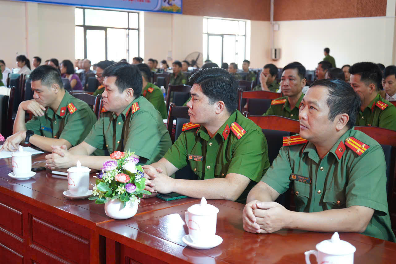 Các đại biểu tham dự