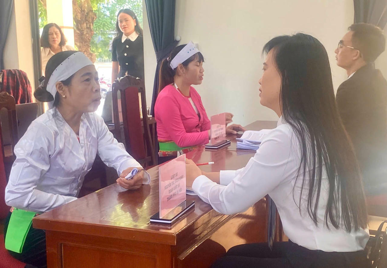 Truyền thông, chính sách hỗ trợ người dân thay đổi tư duy xóa nghèo. (Nguồn: PV)