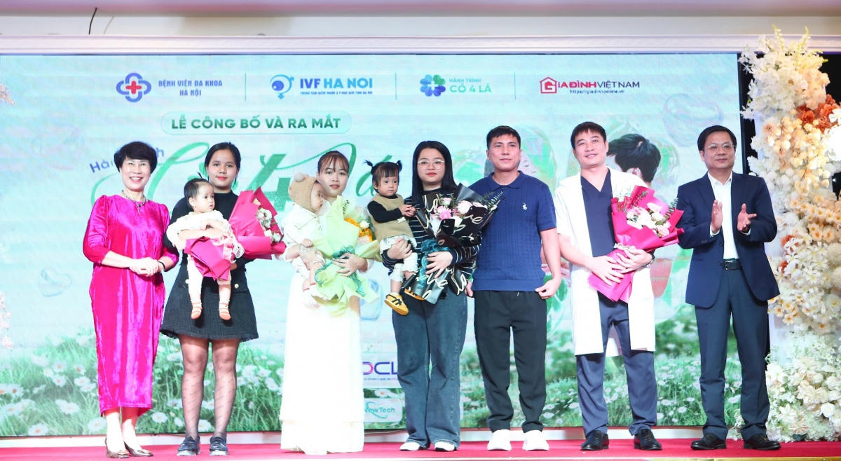 'Hành trình cỏ bốn lá' gieo hy vọng cho những cặp vợ chồng hiếm muộn