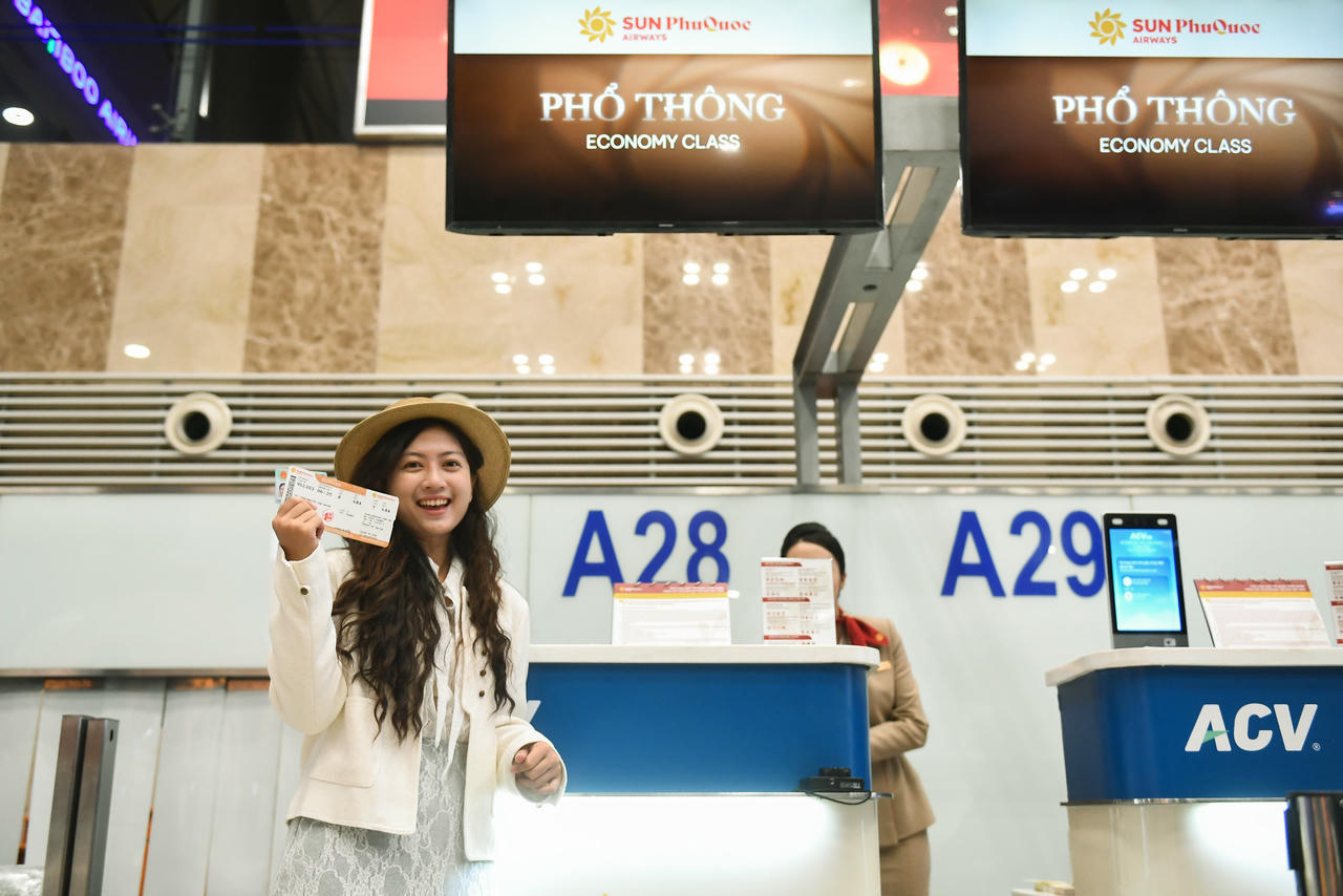 Những hình ảnh chuyến bay đầu tiên của hãng hàng không Sun PhuQuoc Airways