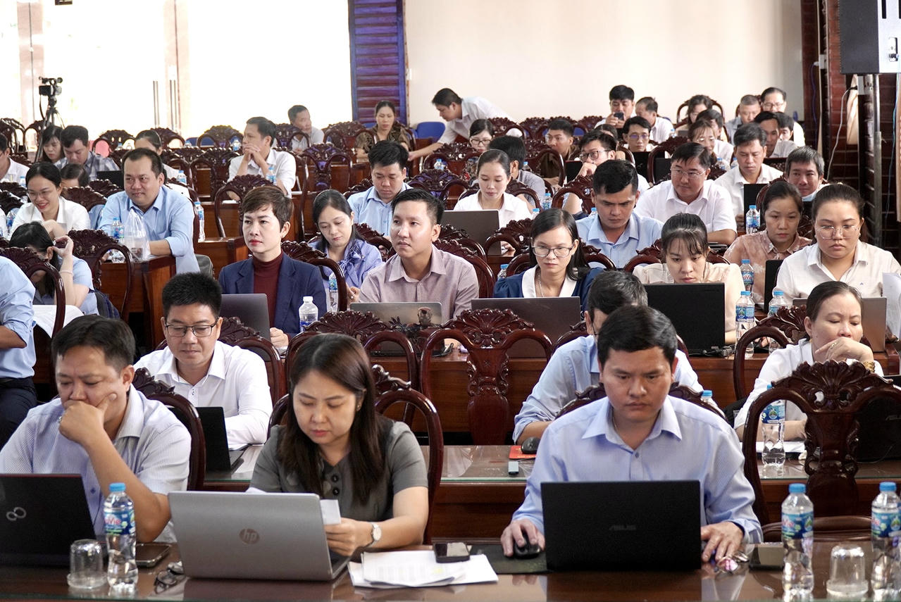 Đại biểu tham dự hội nghị