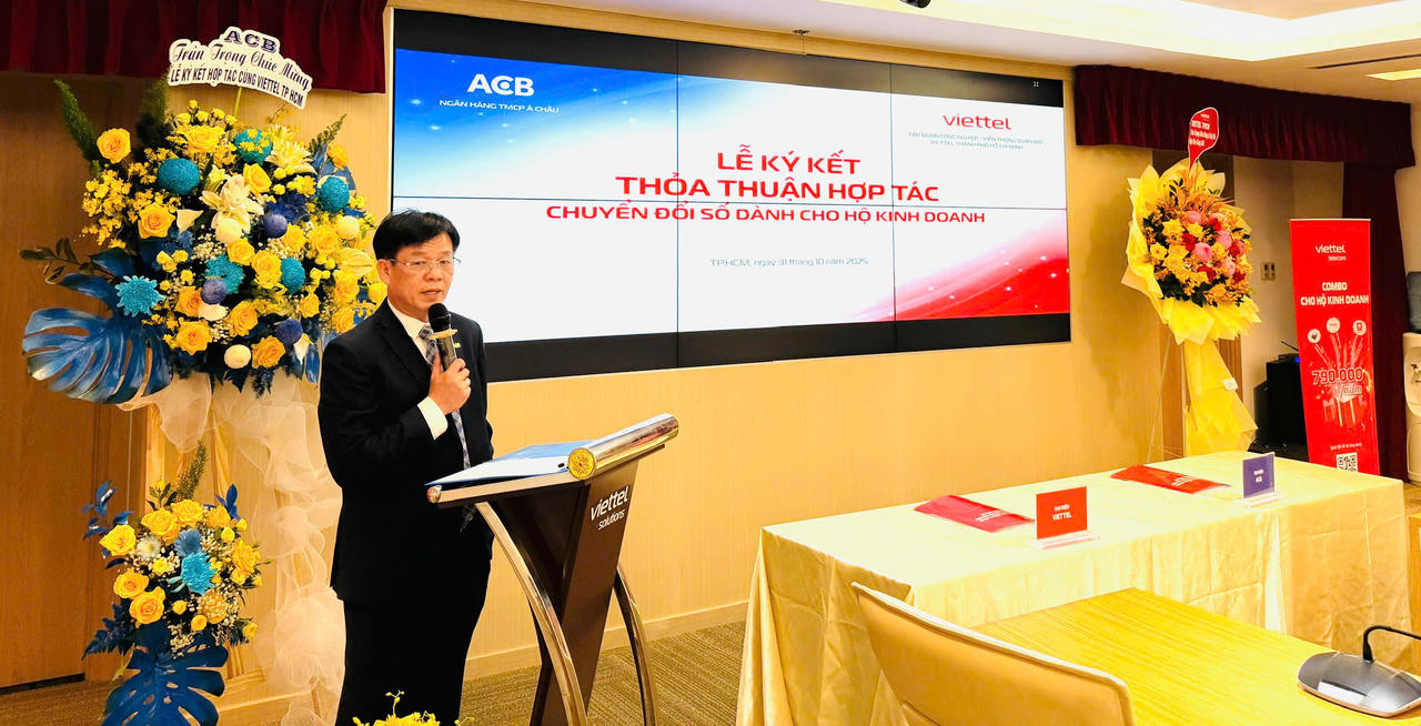 Ông Nguyễn Văn Hòa - Phó Tổng Giám đốc ACB chia sẻ: Sự hợp tác với Viettel giúp mở rộng giá trị dịch vụ, tạo điều kiện để khách hàng của hai bên được hưởng trọn vẹn các tiện ích của công nghệ và tài chính số