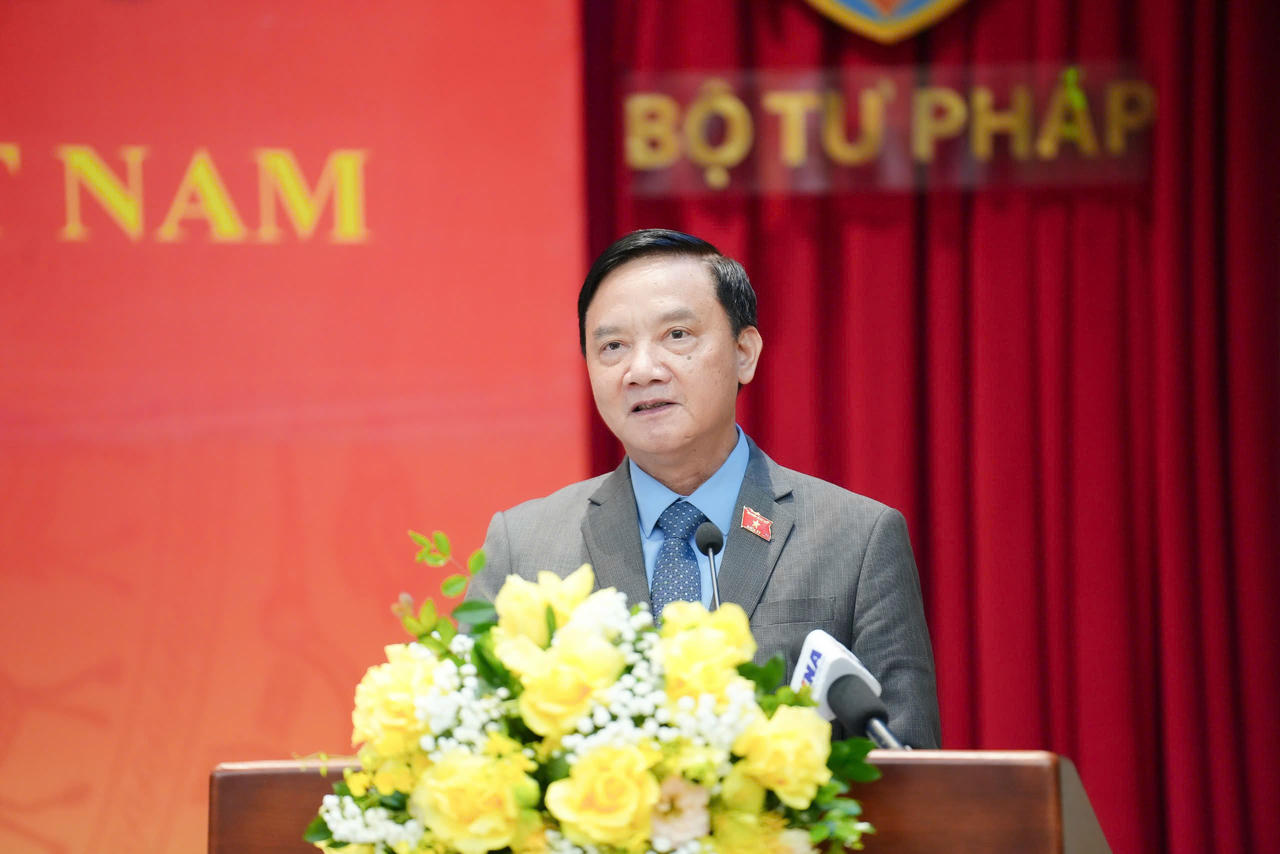 Phó Chủ tịch Quốc hội Nguyễn Khắc Định phát biểu bế mạc.