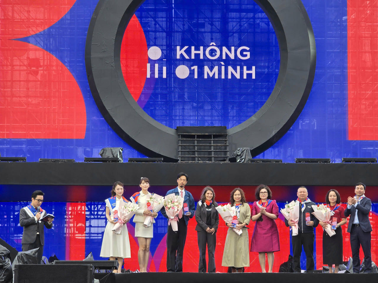 Ngày hội An toàn trực tuyến 'Không Một Mình': Chung tay bảo vệ thế hệ trẻ trong thế giới số
