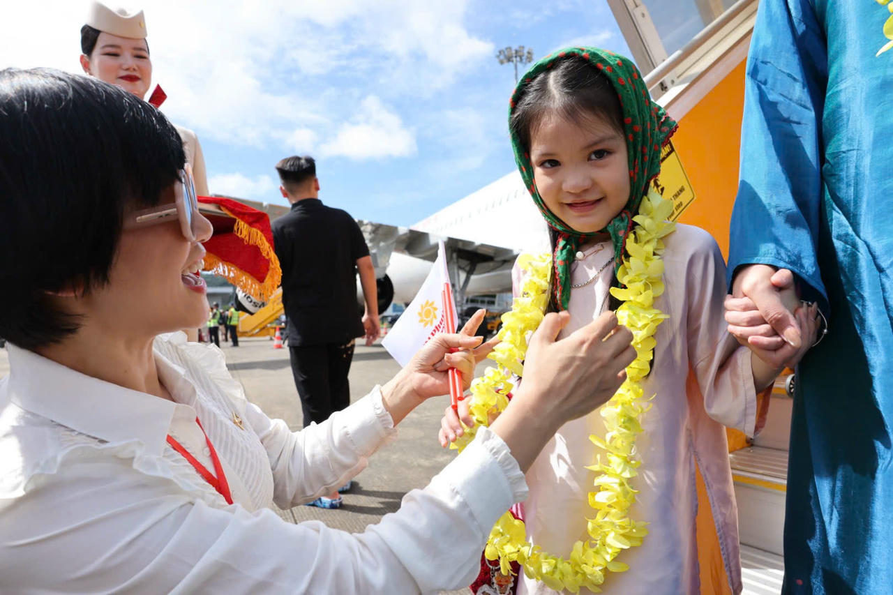 Những hình ảnh chuyến bay đầu tiên của hãng hàng không Sun PhuQuoc Airways