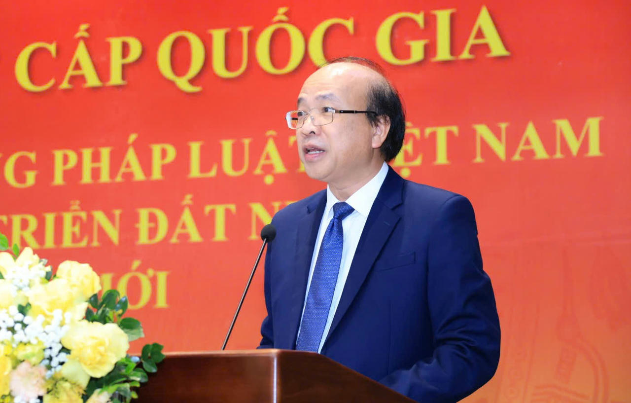 Nêu bật các định hướng lớn nhằm hoàn thiện cấu trúc hệ thống pháp luật Việt Nam
