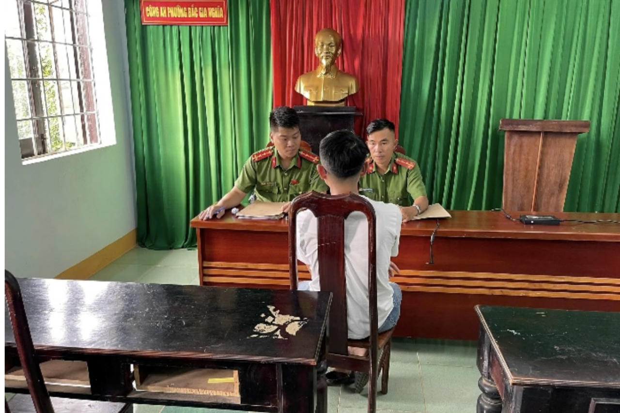 Công an xã Long Thành phối hợp Công an phường Bắc Gia Nghĩa, tỉnh Lâm Đồng làm việc với đối tượng P.T.T.