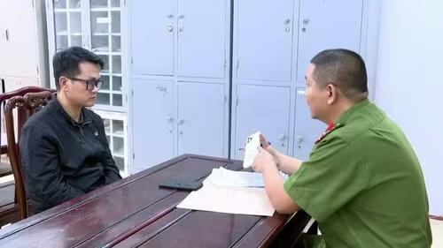 Đối tượng giả làm khách mua hàng, cướp điện thoại sa lưới