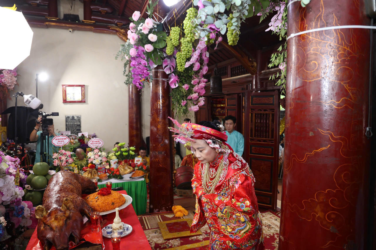 ​Rộn ràng Lễ hội Đền Đôi Cô Cam Đường 2025