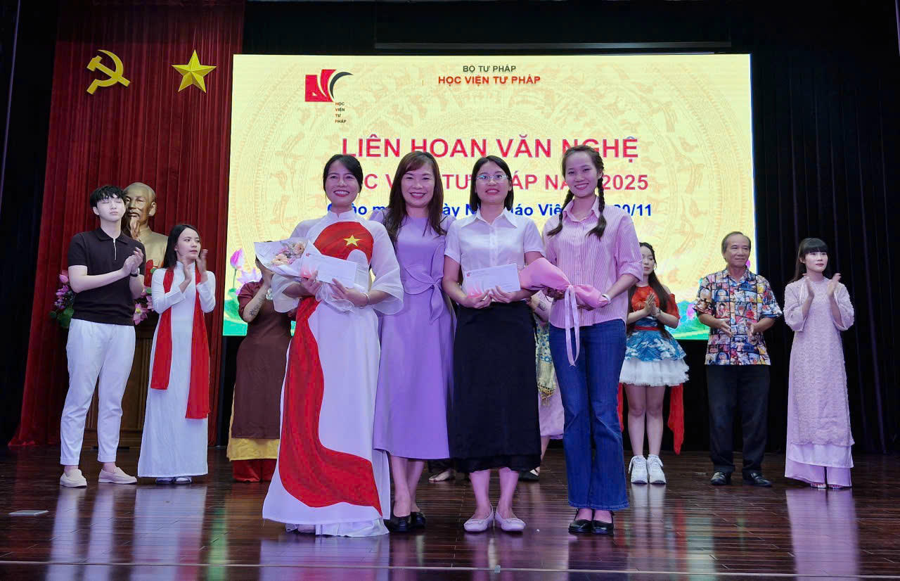 Học viện Tư pháp cơ sở TP Hồ Chí Minh sôi nổi hưởng ứng Ngày Pháp luật Việt Nam