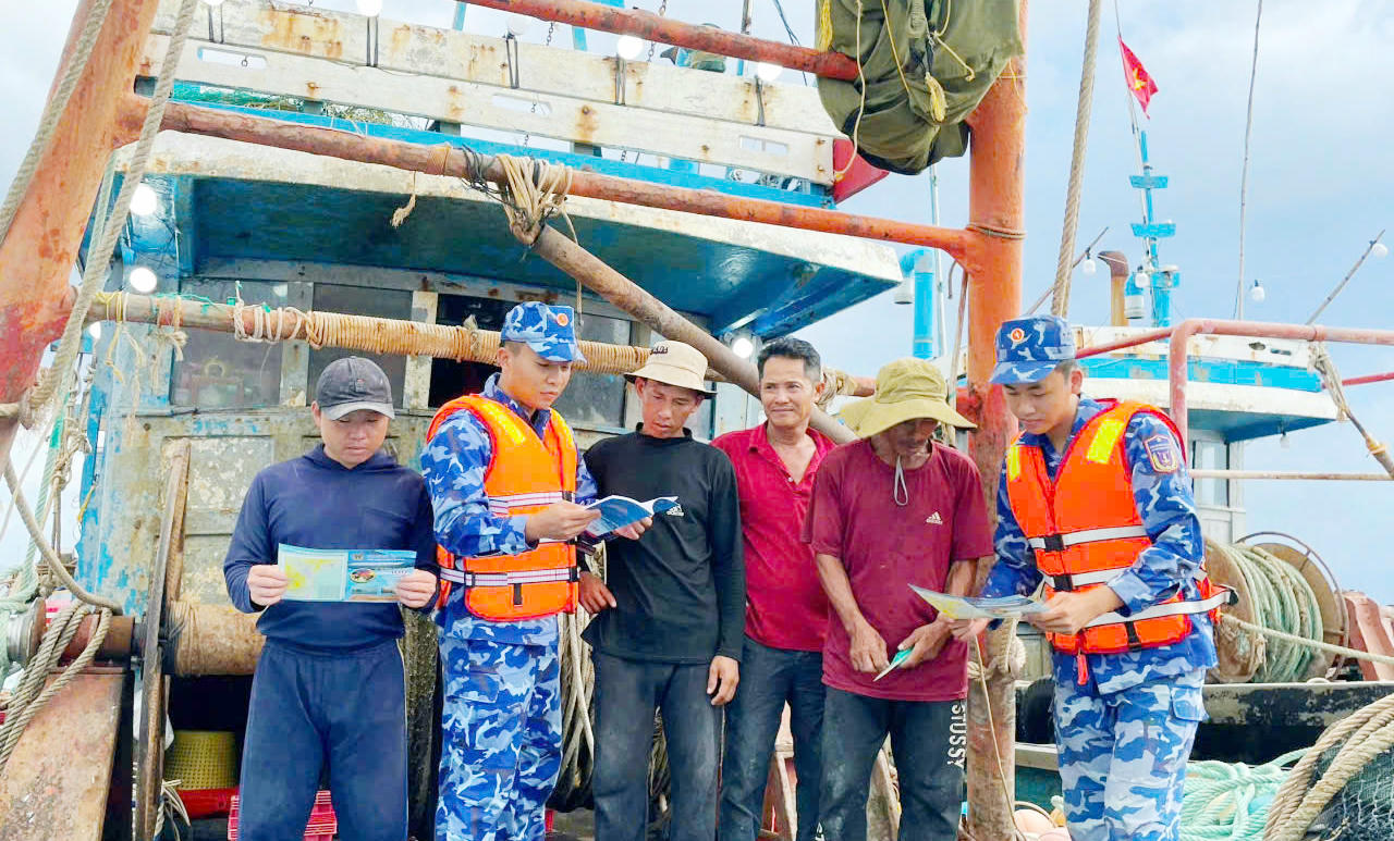 Bộ Tư lệnh Vùng Cảnh sát biển 1 quyết liệt thực hiện đợt cao điểm chống khai thác IUU