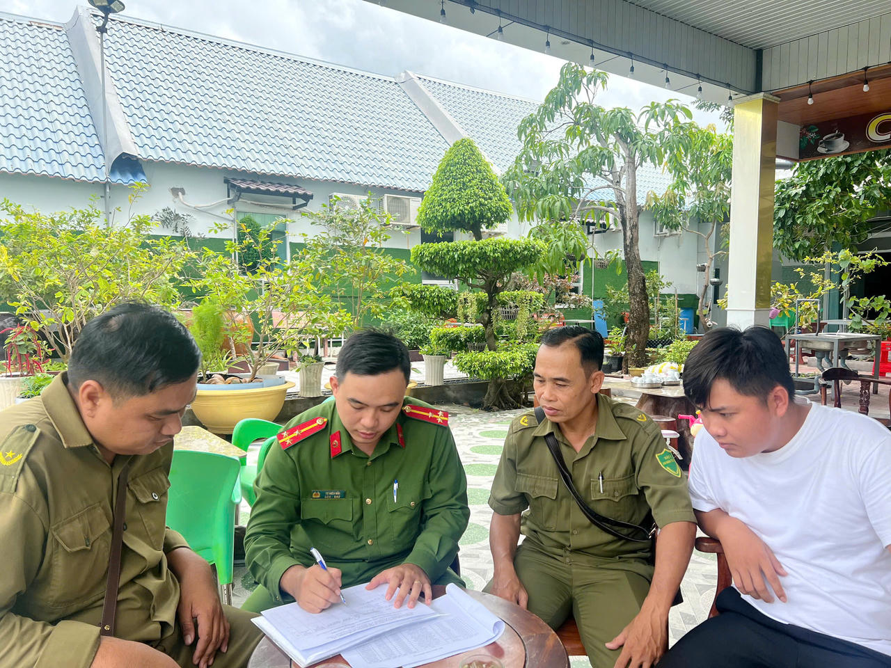 Công an cơ sở rà soát, phân loại từng nhóm phương tiện đúng với chủ sở hữu thực tế.