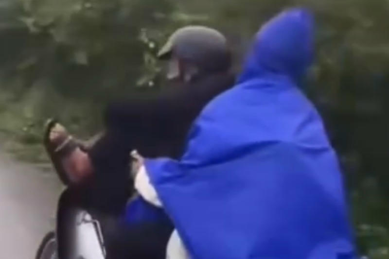 Triệu tập nhóm thanh thiếu niên điều khiển xe máy bằng chân, lạng lách, đánh võng trên đường