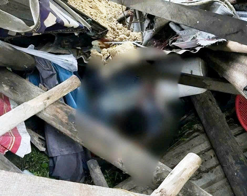 Đất đá tràn xuống chân núi khiến anh Bình tử vong thương tâm.&nbsp;