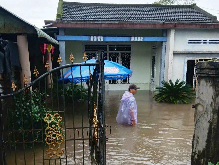 Cận cảnh tan hoang ở ngôi làng vùng cao Đà Nẵng bị lũ quét 