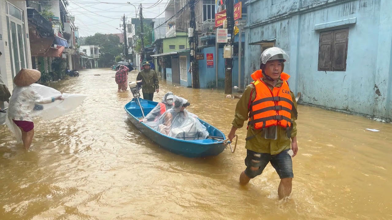 Trung Bộ mưa to đến rất to, Bắc Bộ rét đậm cục bộ