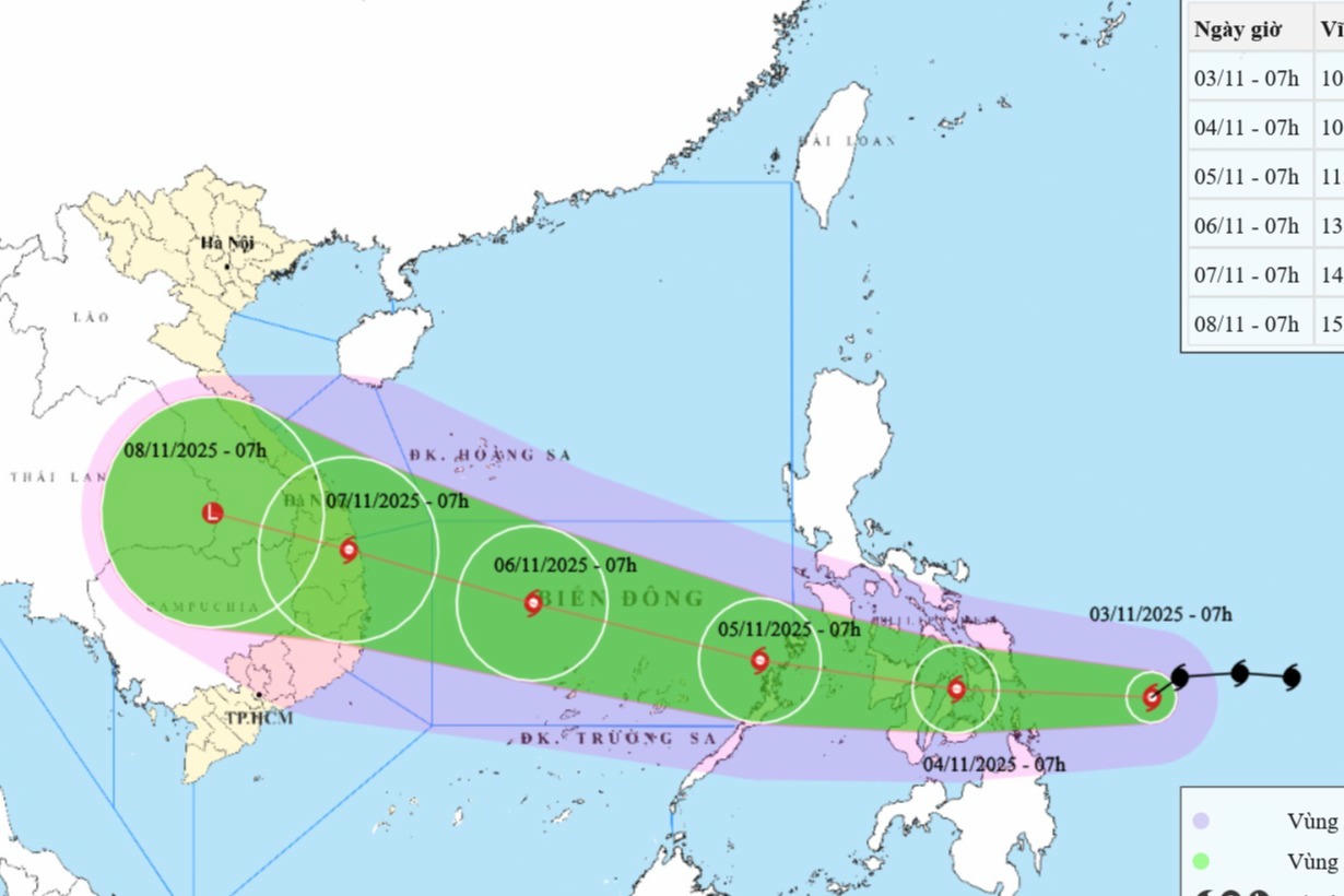 Bão Kalmaegi giật cấp 15 sắp vào Biển Đông