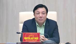 Trước khi đảm nhận cương vị Phó Chủ tịch UBND tỉnh Phú Thọ (từ tháng 11/2024), ông Nguyễn Huy Ngọc có hơn 30 năm gắn bó với ngành y.&nbsp;