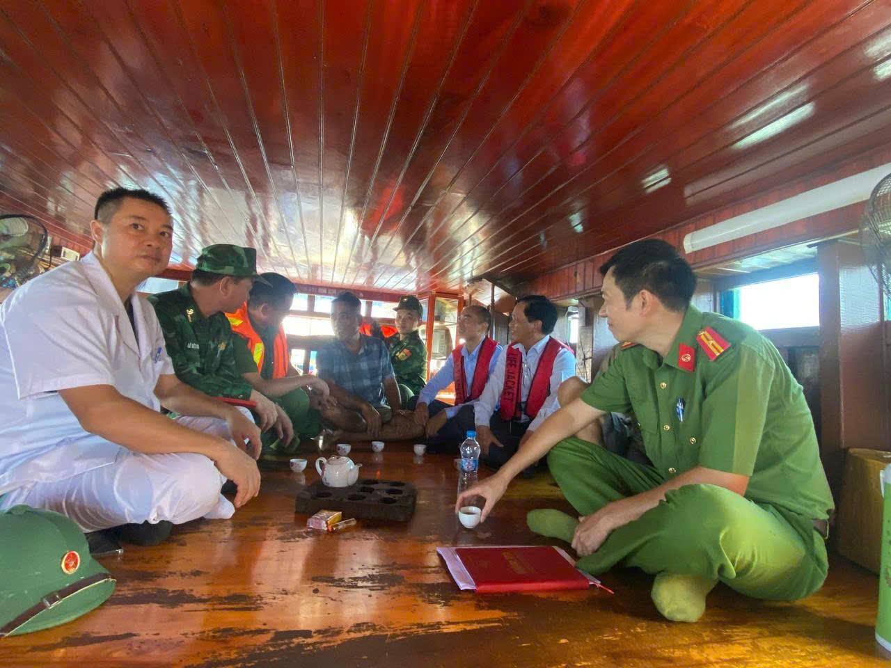  Phong trào “Toàn dân tham gia phòng, chống ma túy” được gắn với xây dựng khu dân cư an toàn, văn minh, trong đó 100% hộ dân, cơ quan, tổ chức trên địa bàn đã ký cam kết không ma túy. 