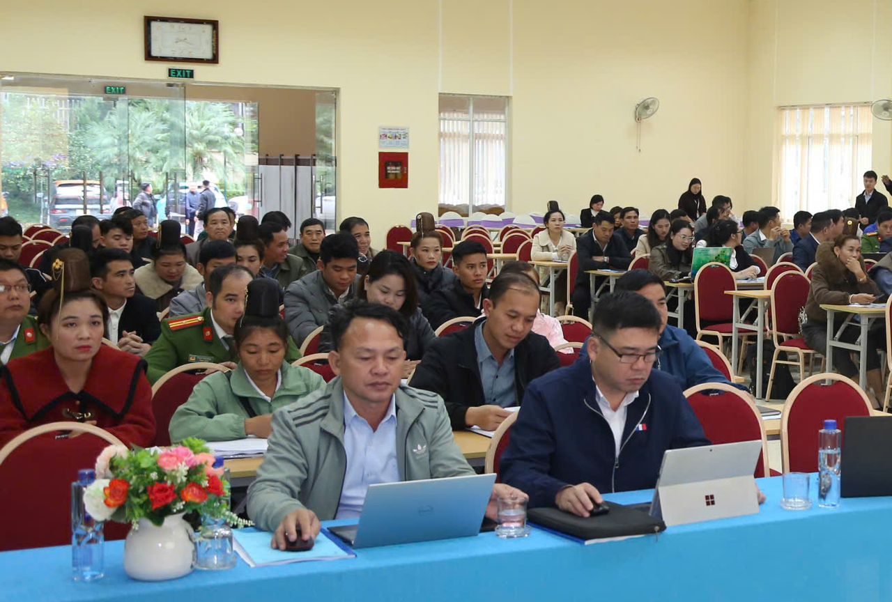 Các đại biểu tham dự hội nghị.