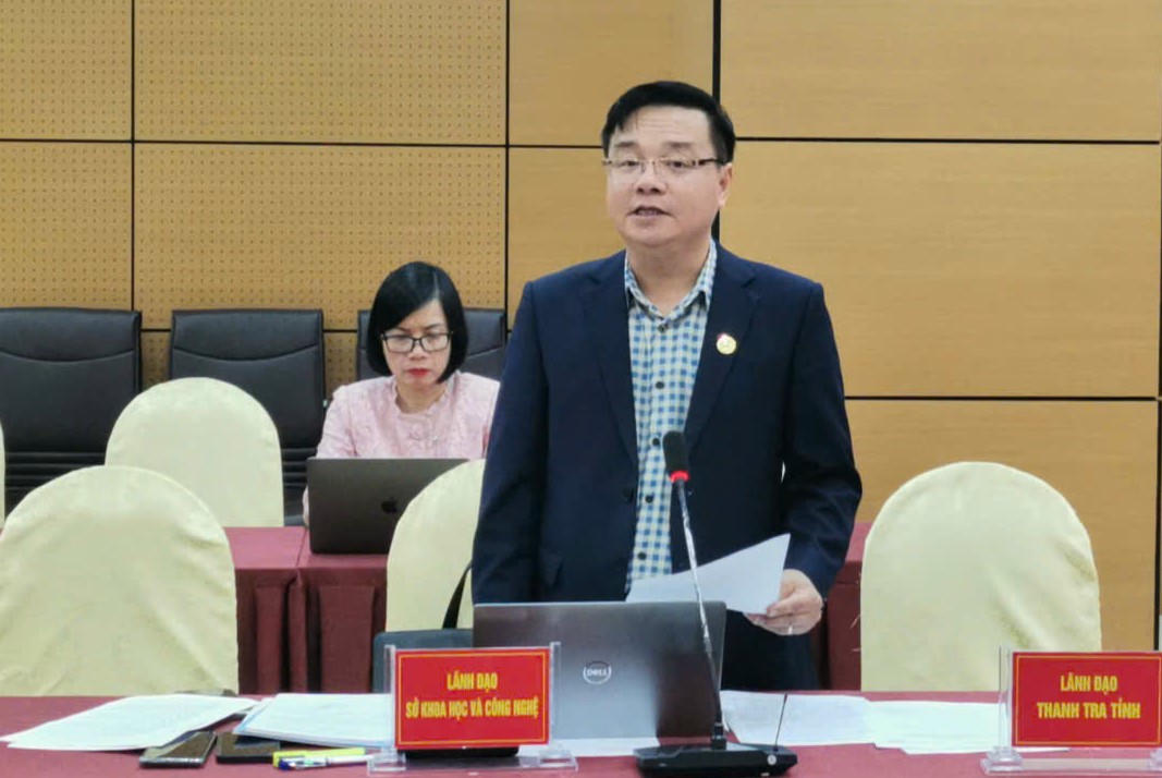 Phó Giám đốc Sở Khoa học và Công nghệ tỉnh Quảng Ninh Phan Đăng Chính phát biểu tại hội nghị.