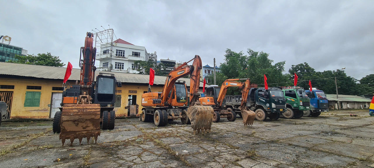 Máy móc, thiệt bị sẵn sàng thực hiện dự án.
