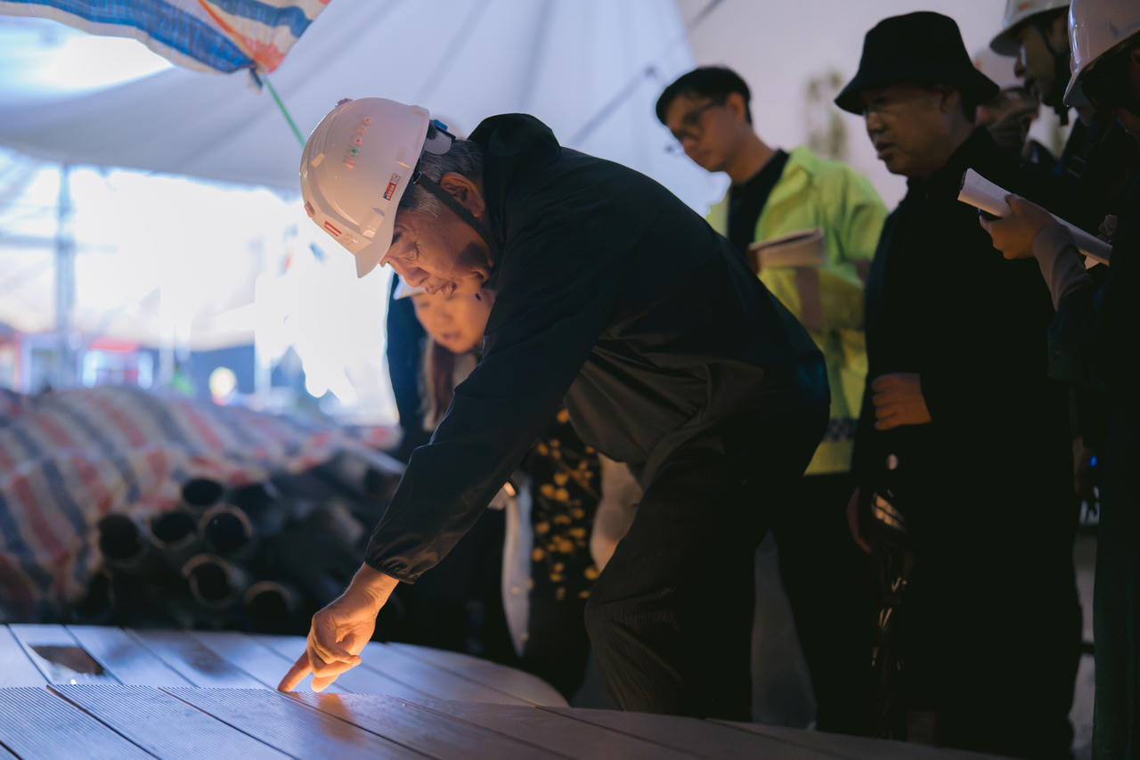 Kiến trúc sư Kengo Kuma nổi tiếng với sự khó tính và kĩ lưỡng trong việc lựa chọn dự án, đối tác đồng hành.