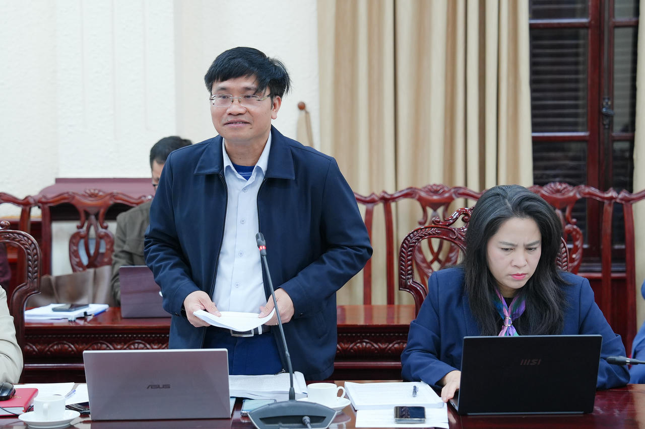 Viện trưởng Viện Chiến lược và Khoa học pháp lý Nguyễn Văn Cương đã thay mặt đơn vị thường trực báo cáo kết quả nghiên cứu, xây dựng Đề án đến thời điểm hiện tại.