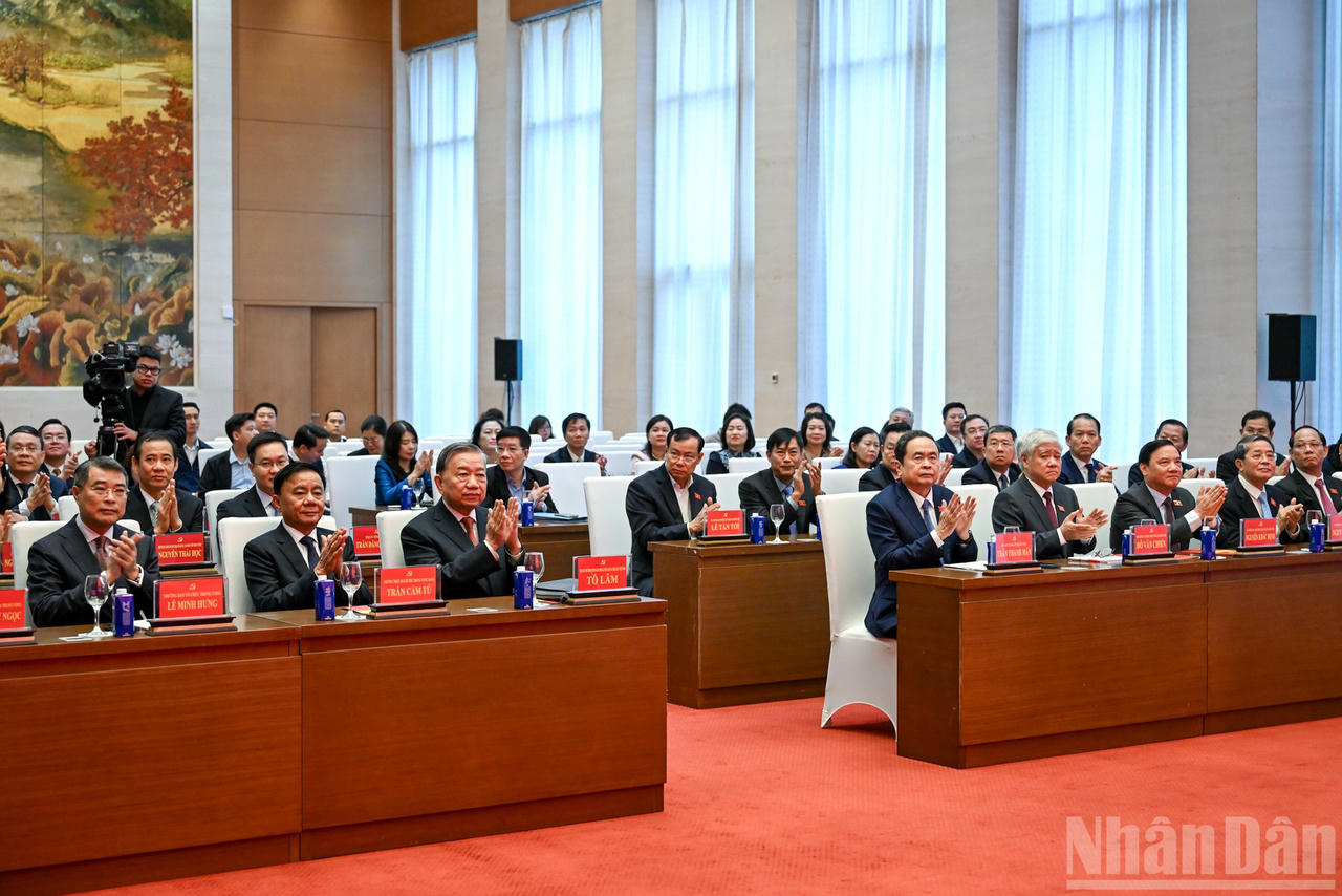 Tổng Bí thư Tô Lâm, Chủ tịch Quốc hội Trần Thanh Mẫn, Thường trực Ban Bí thư Trần Cẩm Tú và các đồng chí lãnh đạo Đảng, Nhà nước dự buổi lễ. Ảnh: nhandan.vn