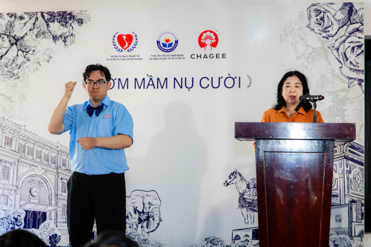Bà Nguyễn Thị Bích Ngọc – Ủy viên Trung ương Hội Bảo trợ người khuyết tật và trẻ mồ côi Việt Nam, Chủ tịch Hội bảo trợ người khuyết tật và trẻ mồ côi TP HCM phát biểu tại chương trình