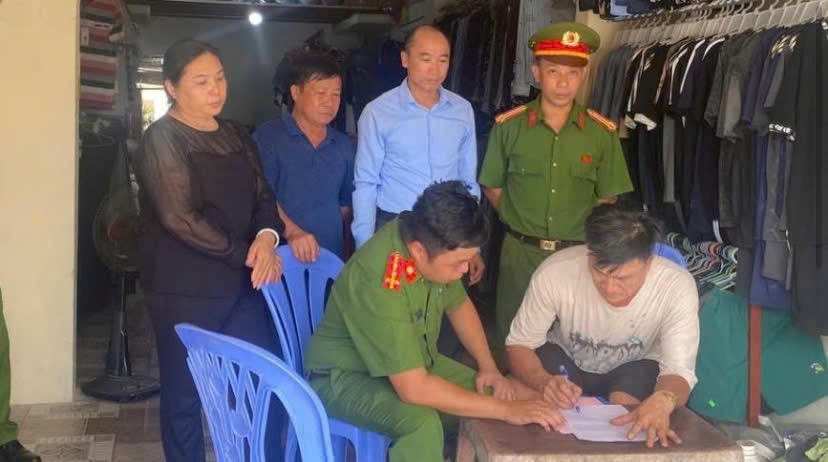 Công an đặc khu Bạch Long Vĩ đã phối hợp với các cơ quan, đơn vị chức năng tổ chức nhiều hoạt động thiết thực, nổi bật là mô hình Dân vận khéo “Vận động Nhân dân tham gia xây dựng đặc khu Bạch Long Vĩ là địa bàn không ma túy”.