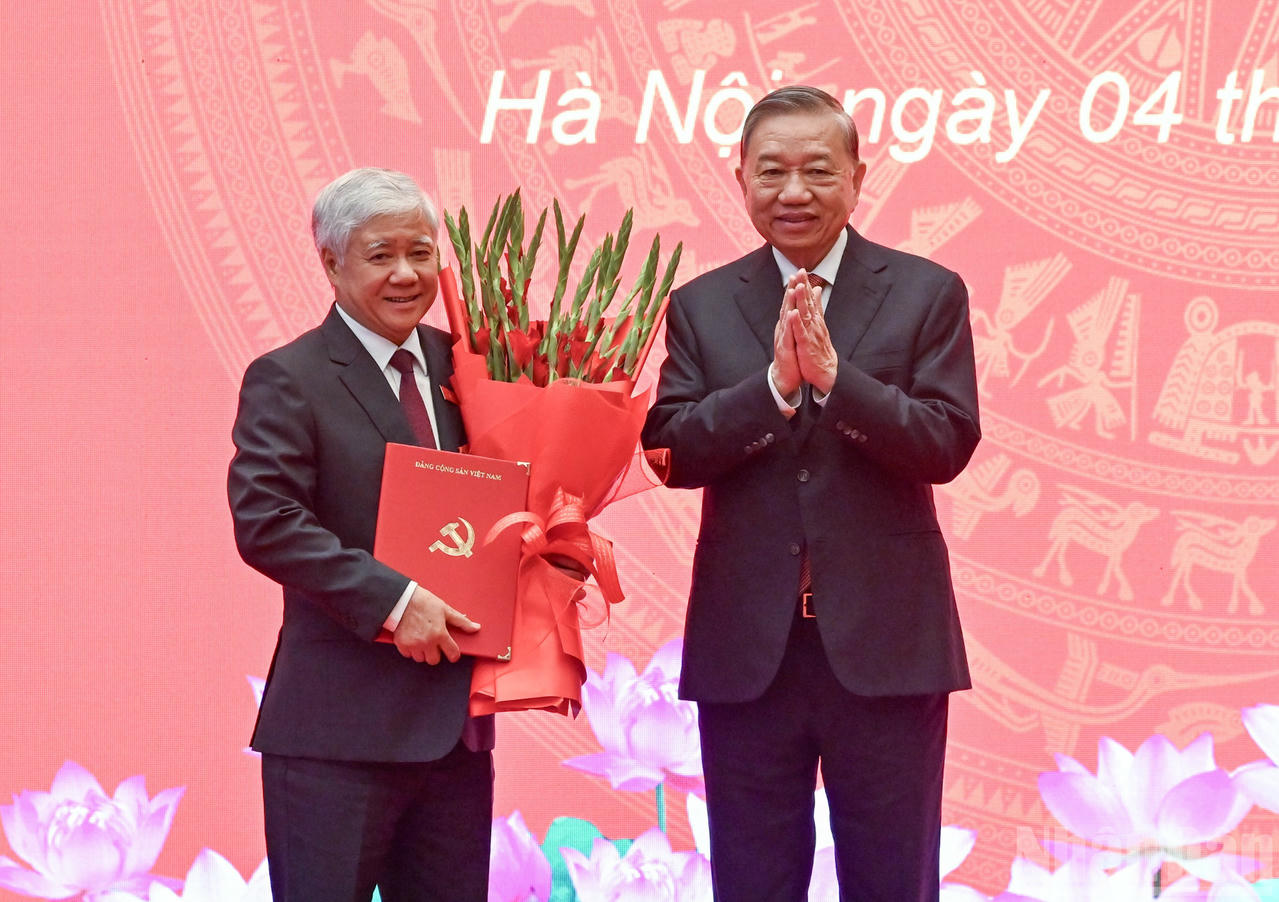 Đồng chí Đỗ Văn Chiến giữ chức Phó Bí thư Thường trực Đảng ủy Quốc hội