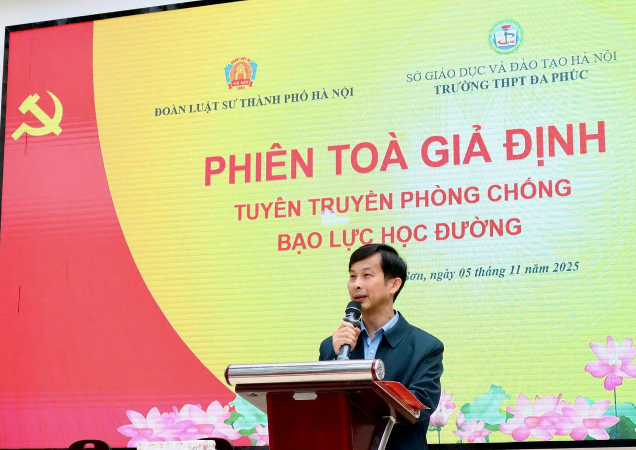 Hiệu trưởng Trường THPT Đa Phúc Vũ Thìn phát biểu