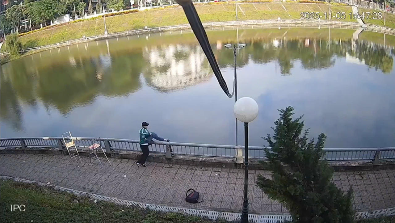 Học sinh lớp 8 đẩy bạn xuống hồ ở Lào Cai